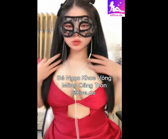 Hotgirl Bé Ngọc Khoe Vòng Mông Căng Tròn Cháy Bỏng 2