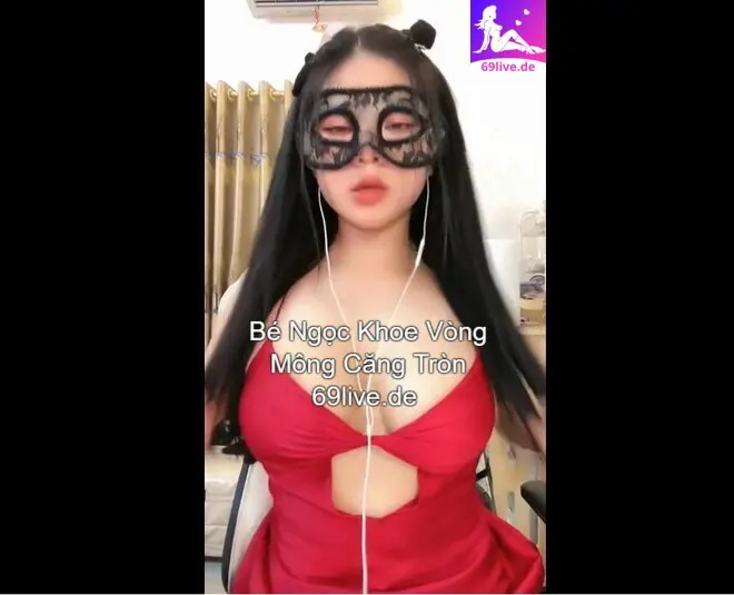 Hotgirl Bé Ngọc Khoe Vòng Mông Căng Tròn Cháy Bỏng 3