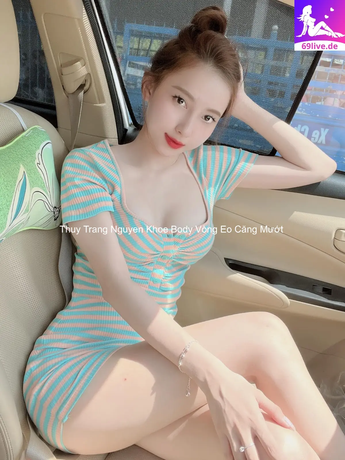 Thuy Trang Nguyen Khoe Body Vòng Eo Căng Mướt 6