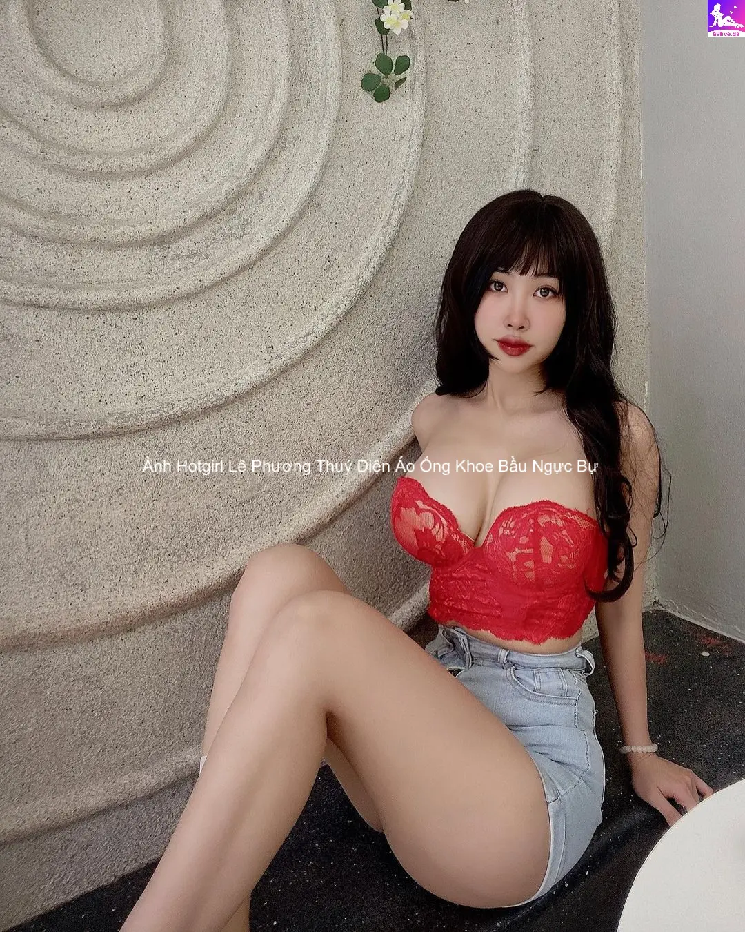 Ảnh Hotgirl Lê Phương Thuý Diện Áo Ống Khoe Bầu Ngực Bự 5