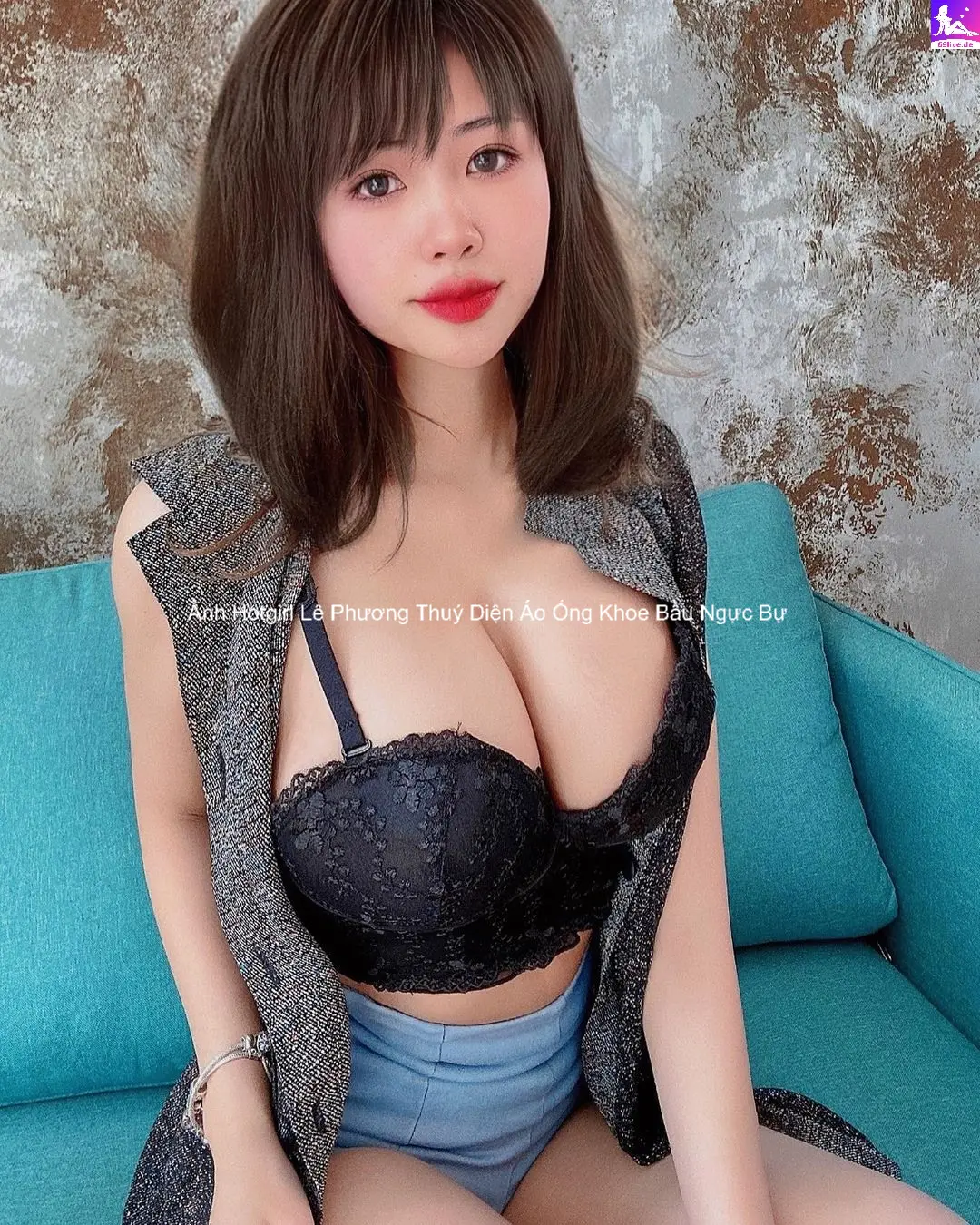 Ảnh Hotgirl Lê Phương Thuý Diện Áo Ống Khoe Bầu Ngực Bự 8